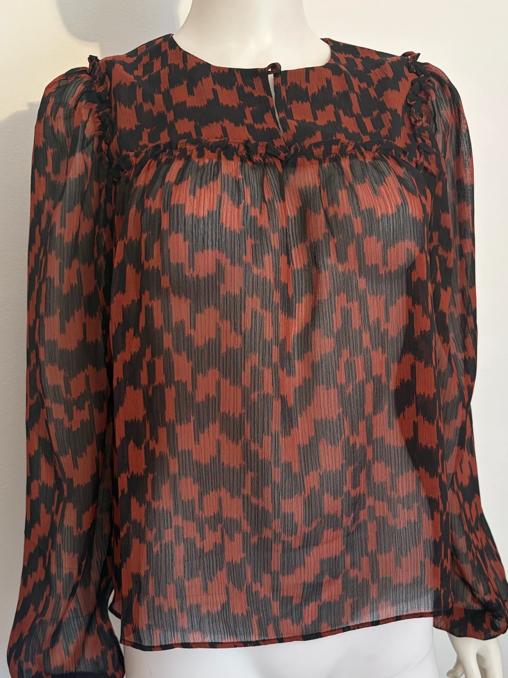 #959 Evereve Brand New! Rust and Black Sheer Patterned Long-Sleeve Blouse. NWOT